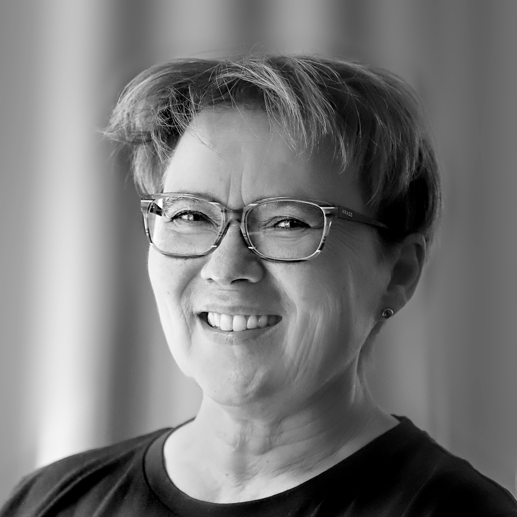 Portrait Physiopraxis Mitarbeiterin sw